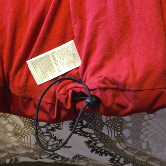 GAP Red Quilted Puffer Vest with Faux Fur-Trim Hood - Picture 5 of 7